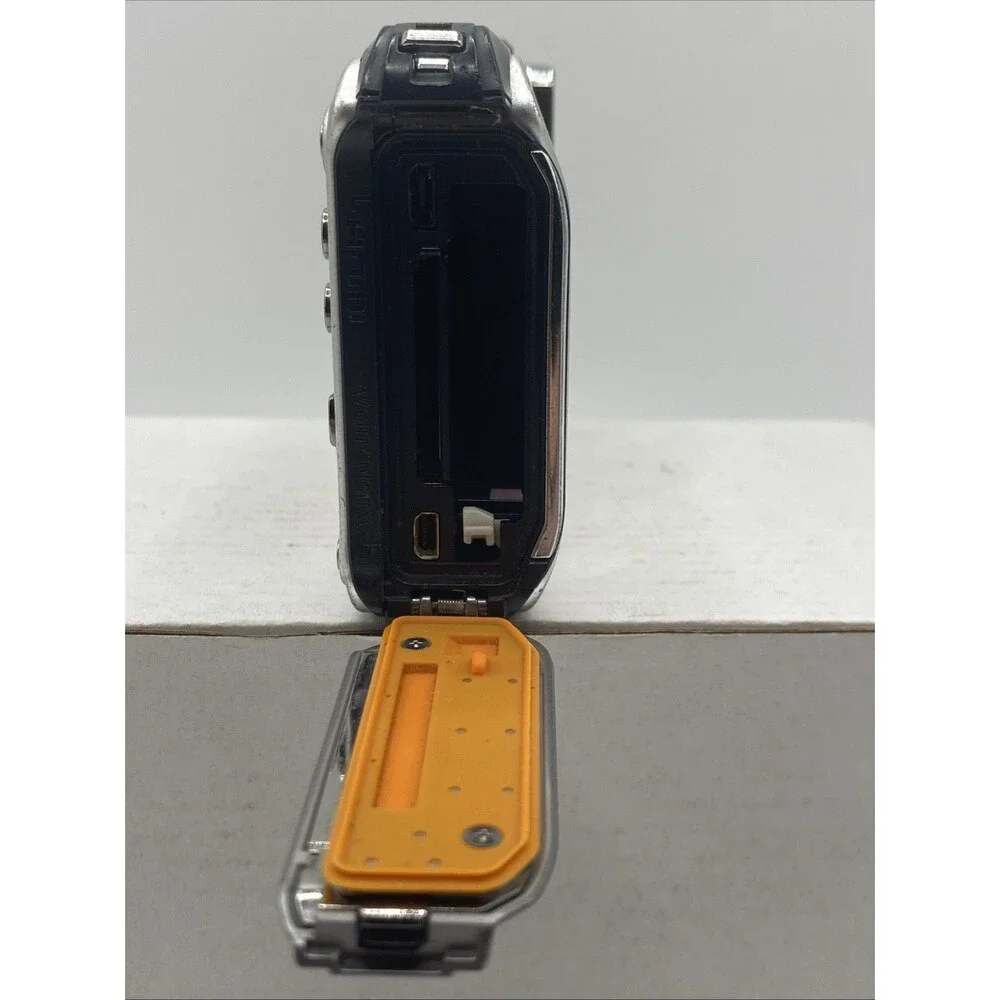 Panasonic Lumix DMC-TS3 Waterproof Camera AS-IS Powers On No Card Read